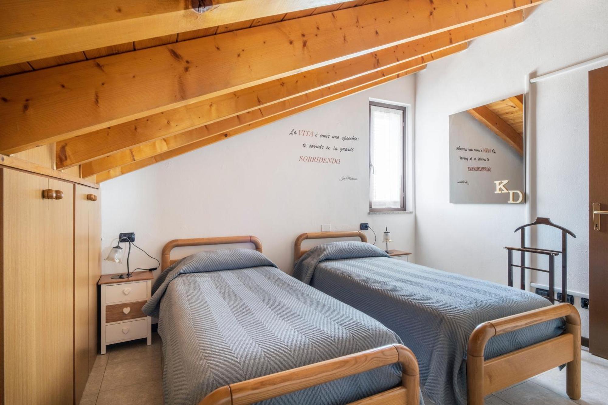 Appartement Le Rose à Venegono Superiore Extérieur photo
