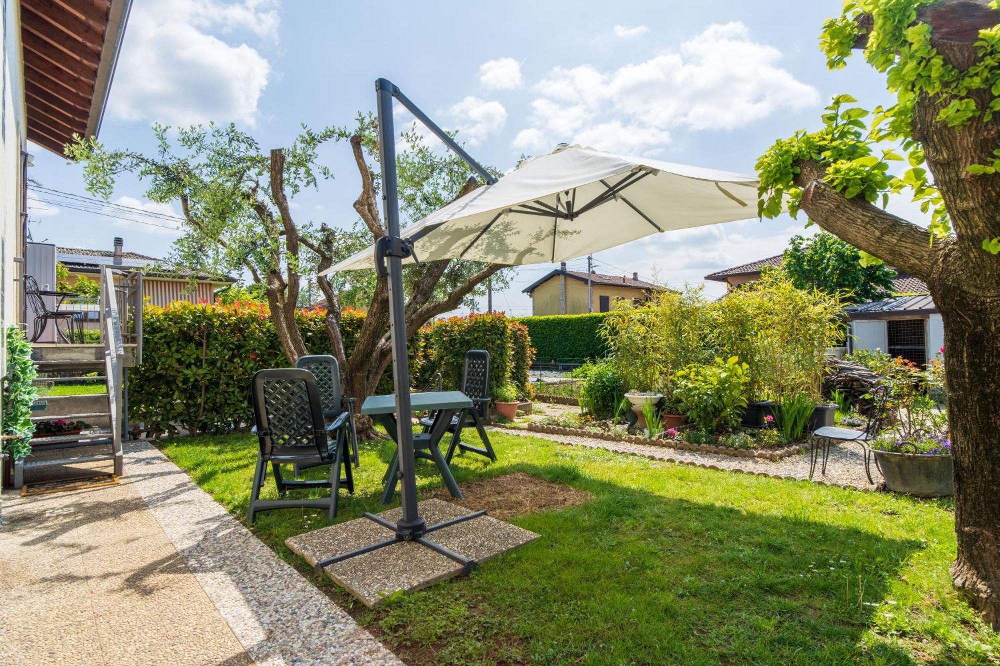 Appartement Le Rose à Venegono Superiore Extérieur photo